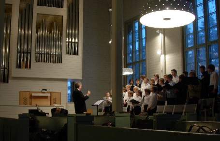Harjoitukset sunnuntaiaamuna 4.12.2005 Sotkamon kirkossa.